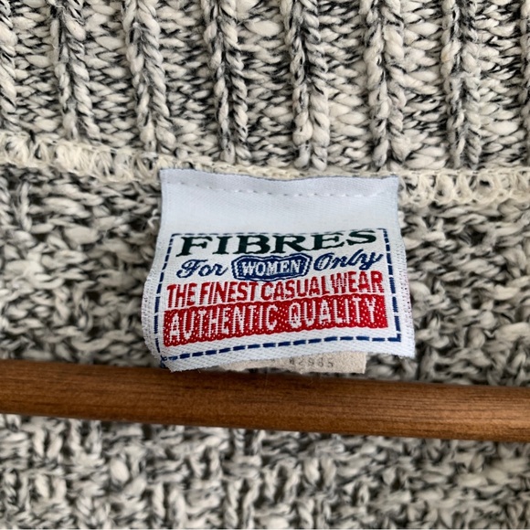 Vintage Fibres Pull-over Sweater - Picture 4 of 4